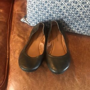 Lucky Brand Flatts LIKE NEW